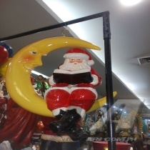 santa_moon_ridding