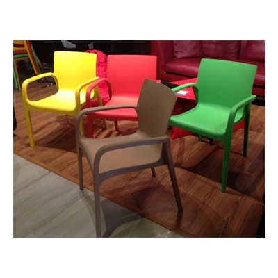 sola_chair_400