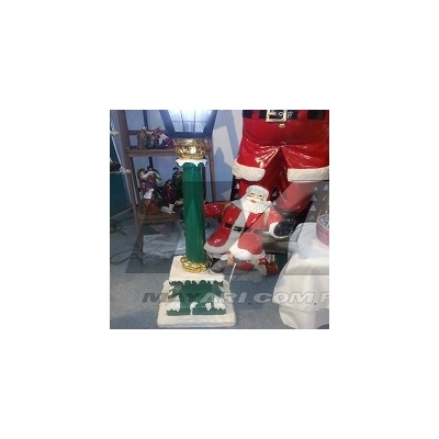 santa_lamp_post_2